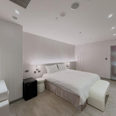 At Home Hotel Nanshi Taipei Exterior photo